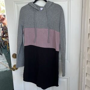 New No Boundaries Women’s Large 11-13 Hoodie Dress Gray & Pink Colorblock